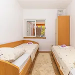 2 Bedroom Gorgeous In Appartamento