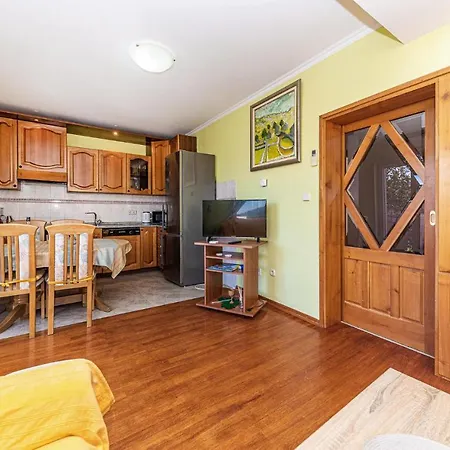 2 Bedroom Gorgeous In * Marina