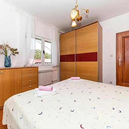 2 Bedroom Gorgeous In * Marina